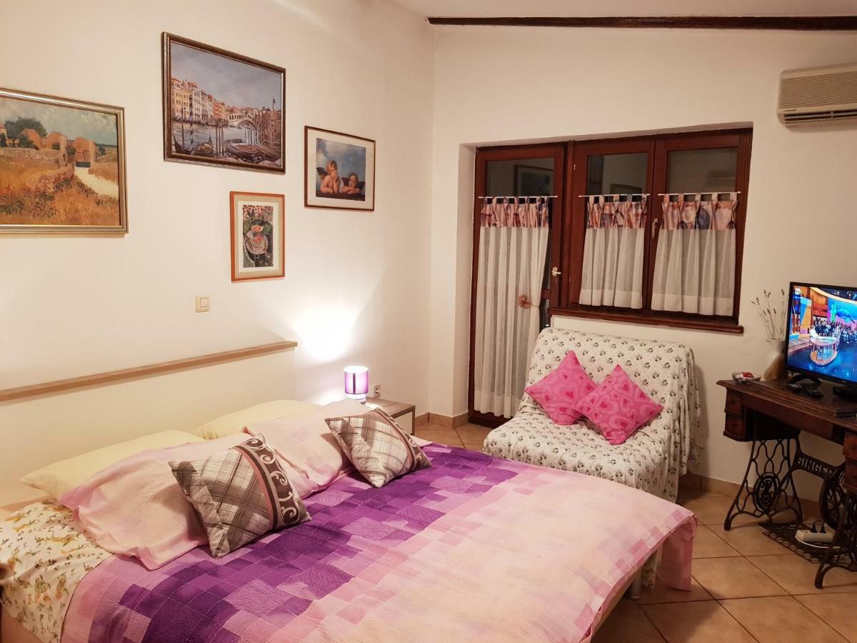 Apartment Noemi Medulin Exterior photo